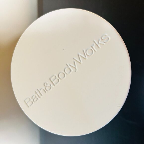 Bath & Body Works SUGAR COOKIE Three-Wick Candle NEW - Picture 4 of 4